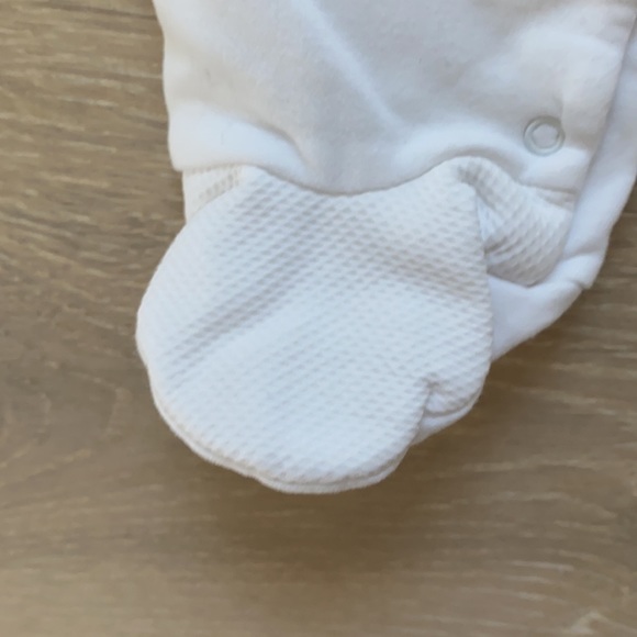White button/ snap footie - Picture 4 of 5